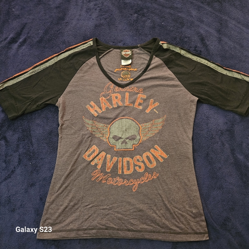 Harley-Davidson Skull Wing Tee in Black and Gray Womens M